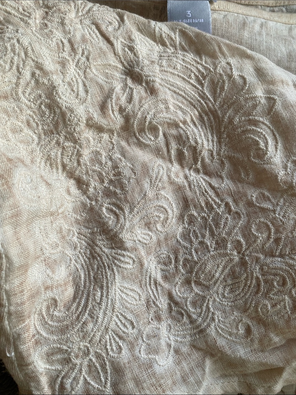 Chico's Natural/Cream Embroidered Short Sleeve Linen Top size 3 fits L to XL